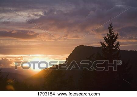 Picture - Scenic sunrise. Fotosearch