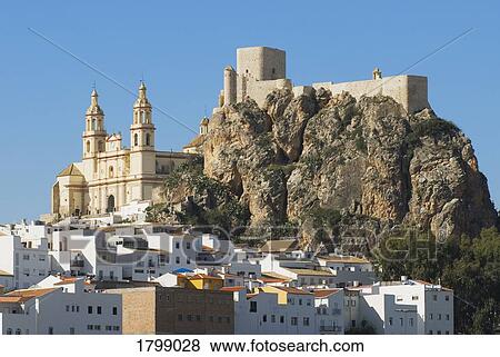 Church and 12th Century Moorish castle in Cádiz, Spain View Large Photo Image Stock Photo - Church and 12th Century Moorish castle in Cádiz, Spain. Fotosearch