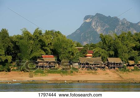 Picture - Water front property. Fotosearch