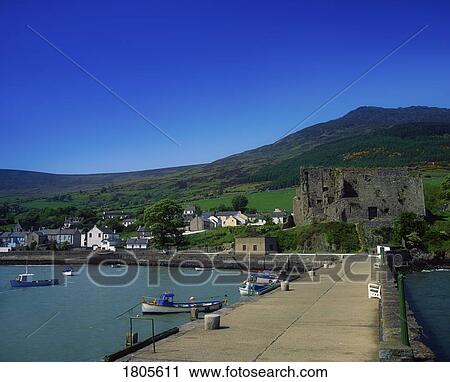 Stock Image - Carlingford Village, Castle & Harbour, Co Louth, Ireland. Fotosearch