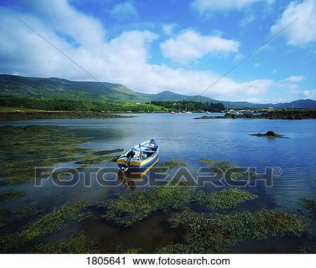 Stock Image - Co Kerry, Ring of Kerry, Near Sneem, Ireland. Fotosearch