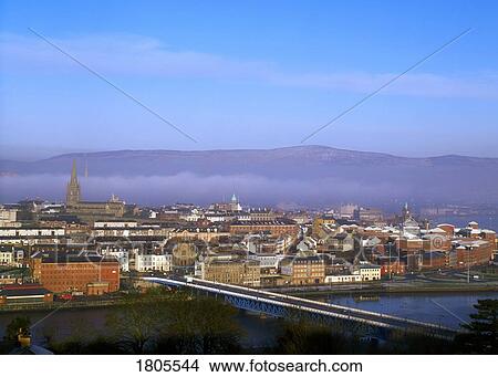 Picture - Derry City, Craigavon Bridge, River Foyle, Ireland. Fotosearch