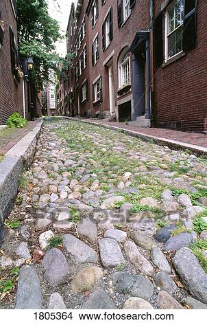 Picture - Historic Acorn Street in Boston, Massachusetts. Fotosearch