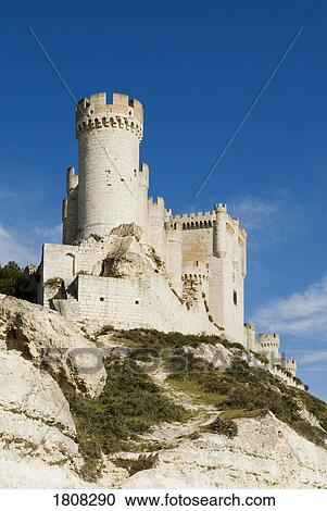 Stock Image - Castillo de Peñafiel, Valladolid, Castilla y León, Spain . Fotosearch