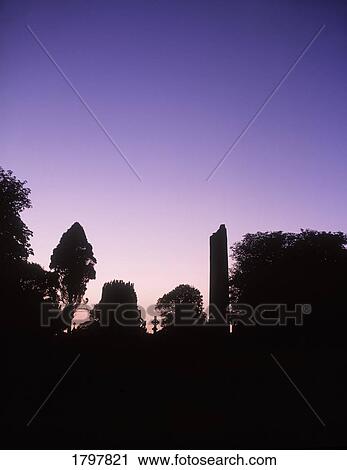 Stock Image - Round Tower, Monasterboice, Co Louth, Ireland. Fotosearch