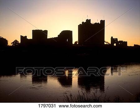 Trim Castle & River Boyne, Trim, Co Meath, Ireland View Large Photo Image Stock Image - Trim Castle & River Boyne, Trim, Co Meath, Ireland. Fotosearch