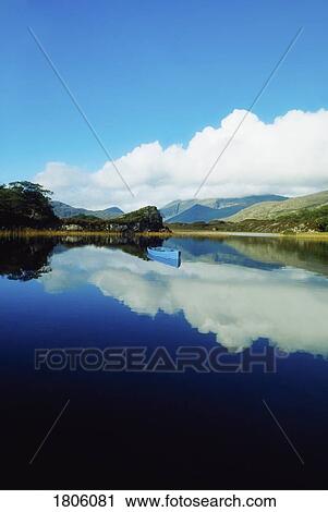 Stock Image - Upper Lake, Macgillycuddy's Reeks, Killarney, Co Kerry, Ireland. Fotosearch