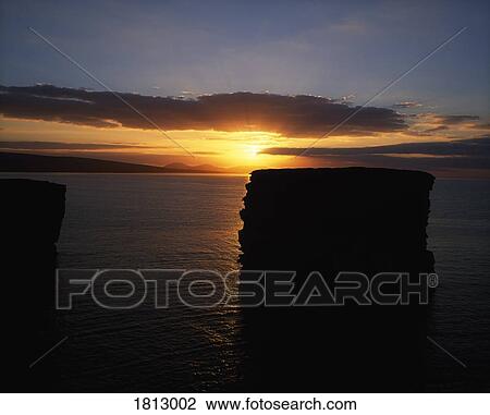 Stock Image - Doonbristy sea stack, Downpatrick Head, Ballycastle, Co Mayo, Ireland. Fotosearch