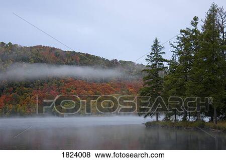 Stock Photo - Lac Superior, Mont Tremblant, Quebec, Canada . Fotosearch