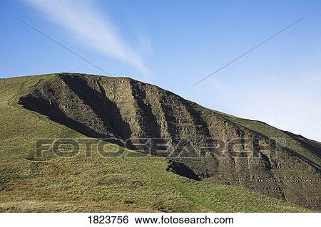 Mam Tor, Derbyshire, England View Large Photo Image Stock Photograph - Mam Tor, Derbyshire, England . Fotosearch