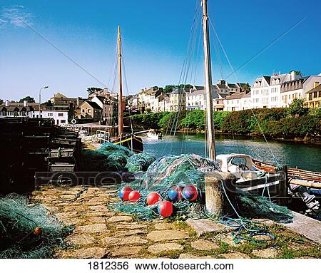 Stock Photograph - Roundstone Harbour, Connemara, Co Galway, Ireland. Fotosearch