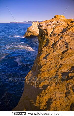Stock Image - Cape Kiwanda, Oregon, USA. Fotosearch