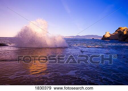 Stock Photo - Cape Kiwanda, Oregon, USA. Fotosearch