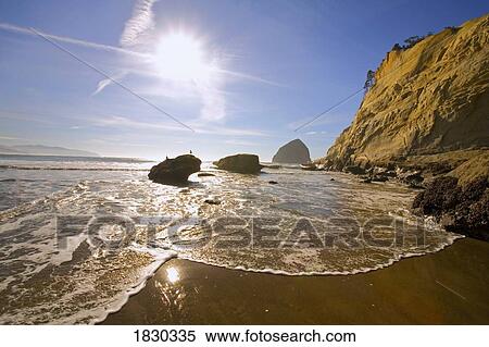 Stock Photography - Cape Kiwanda, Oregon, USA. Fotosearch
