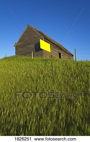 Stock Image - Old farm shed, North Dakota, USA. Fotosearch