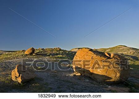 Stock Photo - Red Rock Coulee, Writing-on-Stone Provincial Park, Alberta, Canada. Fotosearch