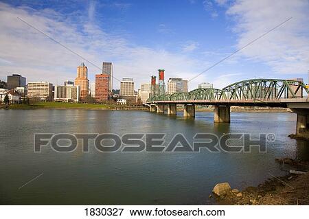 Stock Photo - Skyline, Portland, Oregon, USA. Fotosearch