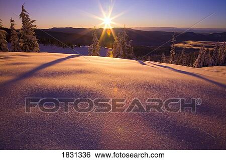 Sunrise, Cascade Mountains, Oregon, USA View Large Photo Image Stock Photograph - Sunrise, Cascade Mountains, Oregon, USA. Fotosearch