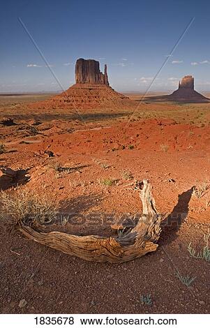 Stock Photo - Monument Valley, Kayenta, Arizona, USA. Fotosearch