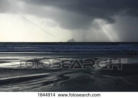 Picture - Finan's Bay, County Kerry, Ireland, Skellig Islands in the distance. Fotosearch