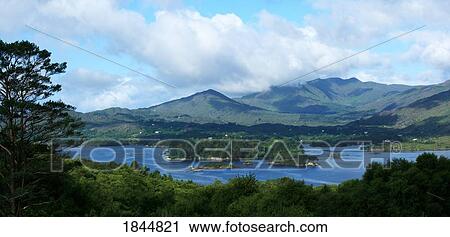 Stock Image - Ilnacullin, Beara Peninsula, County Cork, Ireland. Fotosearch