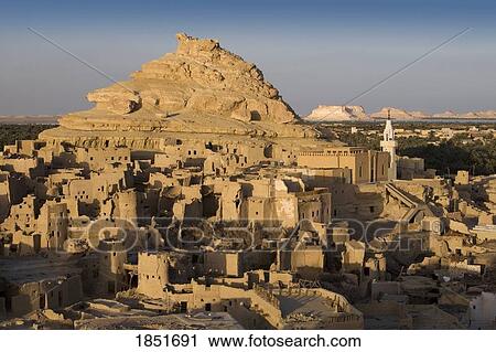 Stock Image - Siwa Oasis, Egypt; The 13th century mud-brick fortress of Shali. Fotosearch