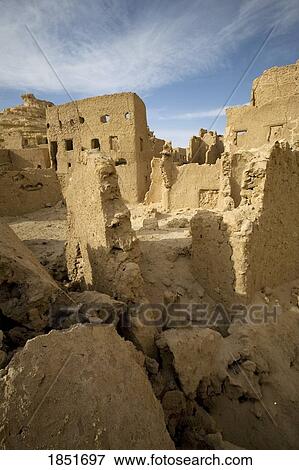 Siwa Oasis, Egypt; The 13th century mud-brick fortress of Shali View Large Photo Image Stock Photo - Siwa Oasis, Egypt; The 13th century mud-brick fortress of Shali. Fotosearch