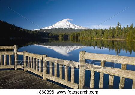 Stock Photograph - trillium lake, oregon, usa. Fotosearch