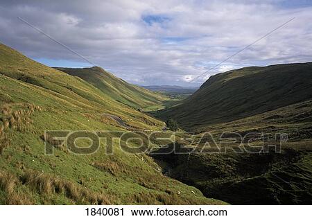 Stock Image - Co Donegal, Glengesh Pass. Fotosearch