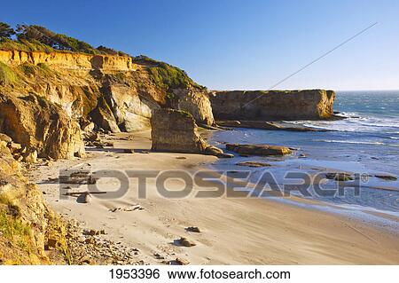 low tide along the coast; oregon united states of america View Large Photo Image Stock Photograph - low tide along the coast; oregon united states of america. Fotosearch