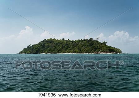 Stock Photograph - Mosquito Island; Phi Phi Islands Thailand. Fotosearch