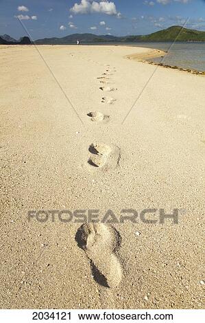 Stock Image - Footprints On A Sand Island Near El Nido And Corong Corong; Bacuit Archipelago Palawan Philippines. Fotosearch