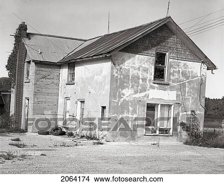 Picture - Abandoned House, Pickering, Ontario.. Fotosearch