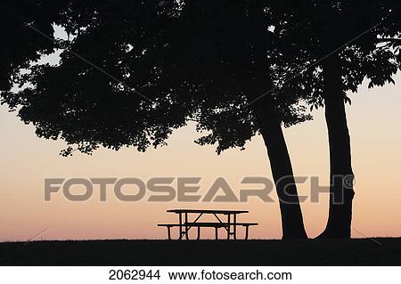 Park And Picnic Table - Niagara-On-The-Lake - Ontario, Canada View Large Photo Image Picture - Park And Picnic Table - Niagara-On-The-Lake - Ontario, Canada. Fotosearch