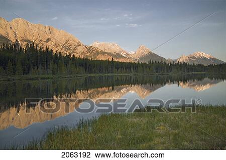 Stock Image - Spillway Lake, The Opal And Elk Ranges, Peter Lougheed Prov. Park, Kananaskis Country, Alberta, Canada. Fotosearch