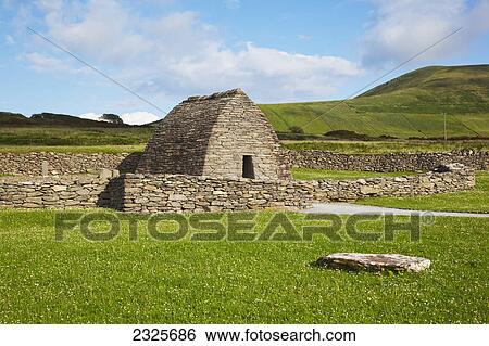Stock Photograph - The gallarus oratory on the dingle peninsula; County kerry ireland. Fotosearch