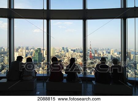 人々が中にいる シルエット 監視 東京タワー から 展望台 の Rappongi Hills 東京 日本 ストックフォト 写真素材 815 Fotosearch