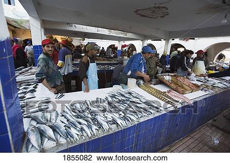 支部 魚マーケット Essaouira モロッコ ストックイメージ Fotosearch