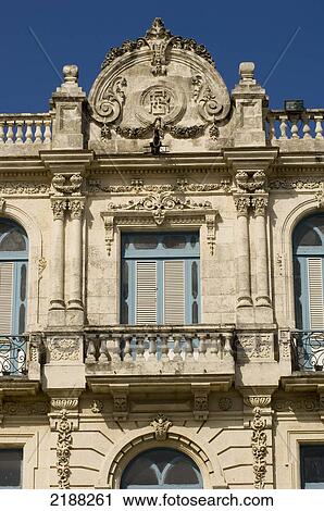 Stock Image - A Rennovated Building In The Old Town Square, Havana, Cuba C. Ellen Rooney. Fotosearch