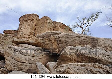 Picture - Bandiagara Escarpment in Tireli, Mali. Fotosearch