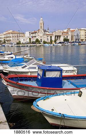 Stock Photograph - Boats Moored In Row. Fotosearch