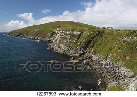 Stock Image - Bray Head on Valentia Island on the Wild Atlantic Way, Ring of Kerry; County Kerry, Ireland. Fotosearch