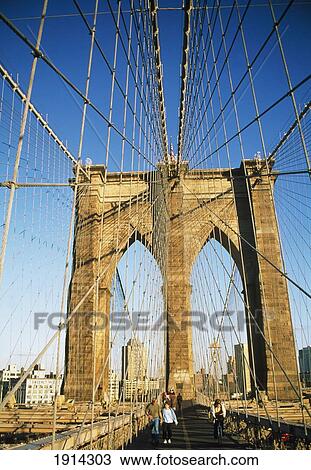 Stock Image - Brooklyn Bridge. Fotosearch