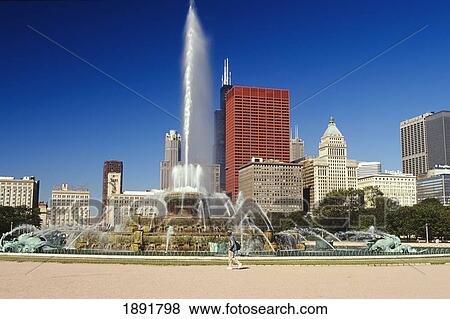 Stock Photo - Buckingham Fountain In Front Of City Skyline. Fotosearch