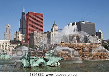 Buckingham Fountain With City Skylin Ein Background View Large Photo Image Stock Image - Buckingham Fountain With City Skylin Ein Background. Fotosearch