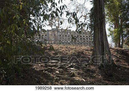 Stock Photo - Building 33, Yaxchilan, Chiapas, Mexico. Fotosearch