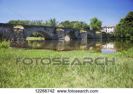 Burin Bridge featured in the Mona Lisa; Arezzo, Italy View Large Photo Image Stock Image - Burin Bridge featured in the Mona Lisa; Arezzo, Italy. Fotosearch