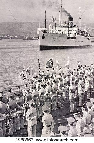 C. 1943, Hawaii, Military, Sldrs Stand In Ranks At Pearl Harbor As Ship Arrives. View Large Photo Image Stock Image - C. 1943, Hawaii, Military, Sldrs Stand In Ranks At Pearl Harbor As Ship Arrives.. Fotosearch