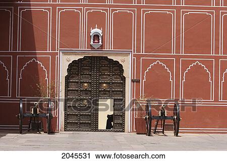 Cannons In The Pink Courtyard At The City Palace, Jaipur, Rajasthan, India View Large Photo Image Stock Image - Cannons In The Pink Courtyard At The City Palace, Jaipur, Rajasthan, India. Fotosearch