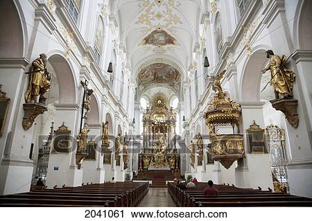 Stock Image - Central Nave Of The Church Of St. Peter, Munich, Bavaria, Germany. Fotosearch